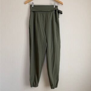 Five Dancewear Olive Green Jogger Dance Studio Pants Activewear Women’s Medium